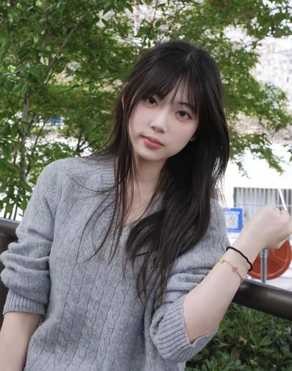 什么样的女人才最有魅力呢?自然美才是真正的美，长相好，身材好，性格好。