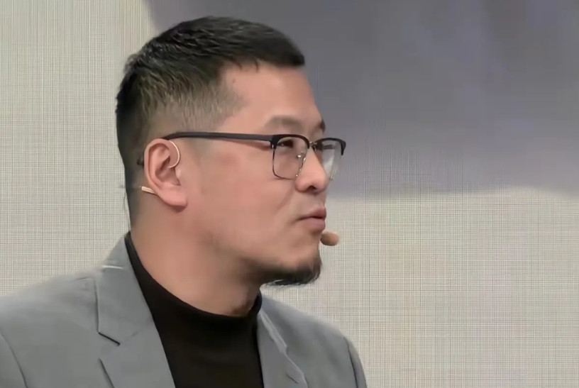 森林狼95：133马刺，系列赛1：1，赛后杨毅老师点评比赛，句句到位：1.
