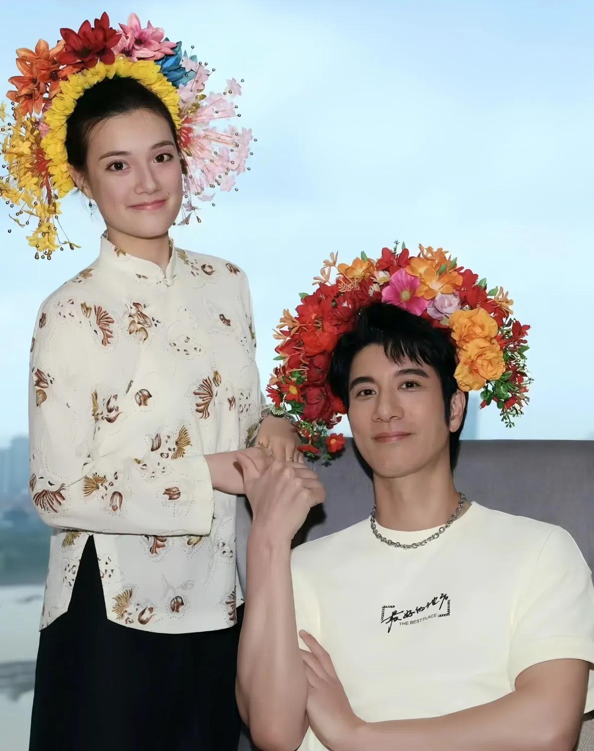 这女的谁啊？跟王力宏好有夫妻相啊[捂脸哭]