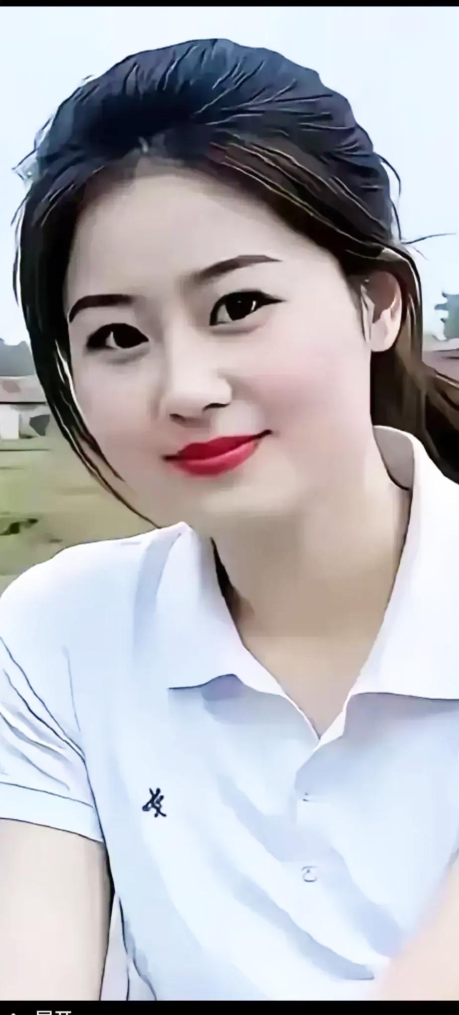 夏日清新自拍，微笑面对每一天！🌞😊