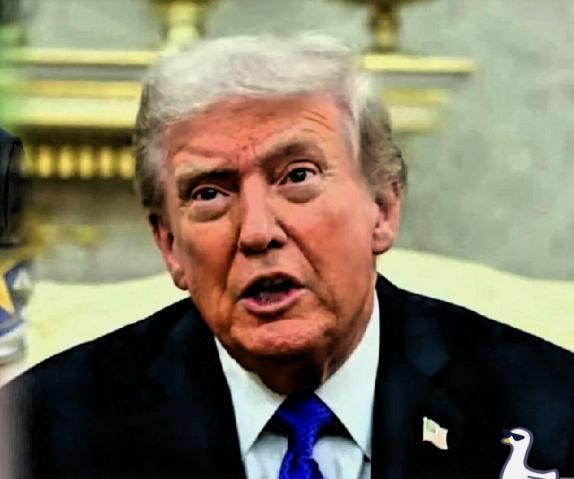 刚刚刷到特朗普的新闻，差点把刚喝进去的茶喷出来这事真的太离谱，完全是凭心情做