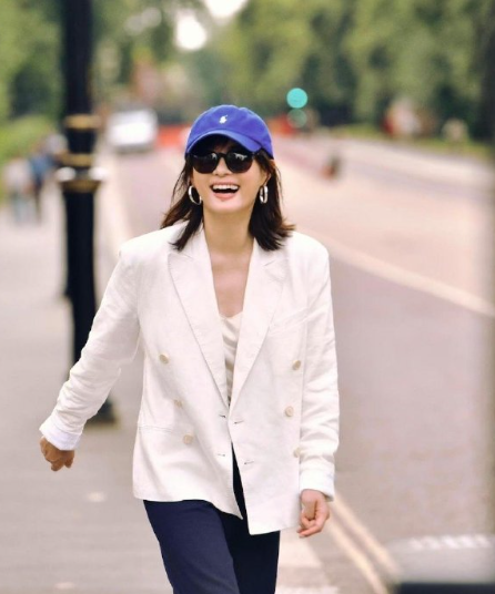 邓超孙俪伦敦大片，情侣街拍模版，中年夫妻高甜模范