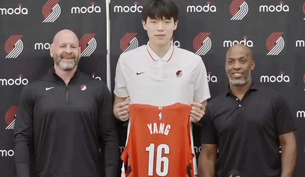 只要首场比赛不得零分就行。千呼万唤始出来，12日杨瀚森终于要亮相夏季联赛。