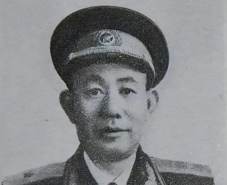1951年，志愿军开会，彭德怀突然点名58师师长黄朝天：“黄朝天，你给我站起来！