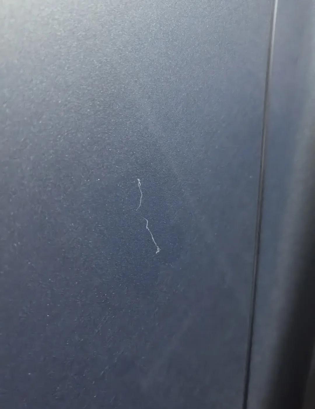 下车注意下啊！开门杀好烦！车位窄，后排可以先下呀，为啥要搞开门杀！好心情都没有