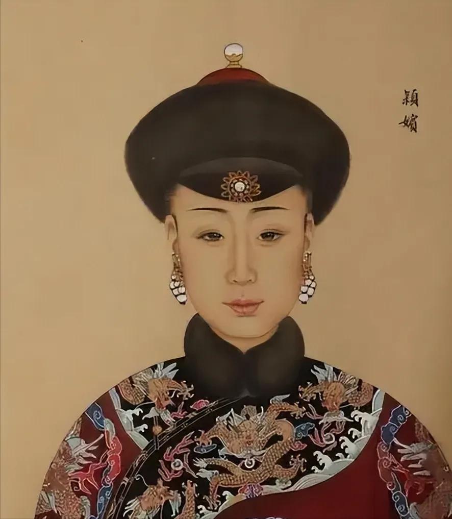 乾隆四十年，清点皇家殡宫的官员们吓傻了，在一个不起眼的角落里，竟然有一口停放了整