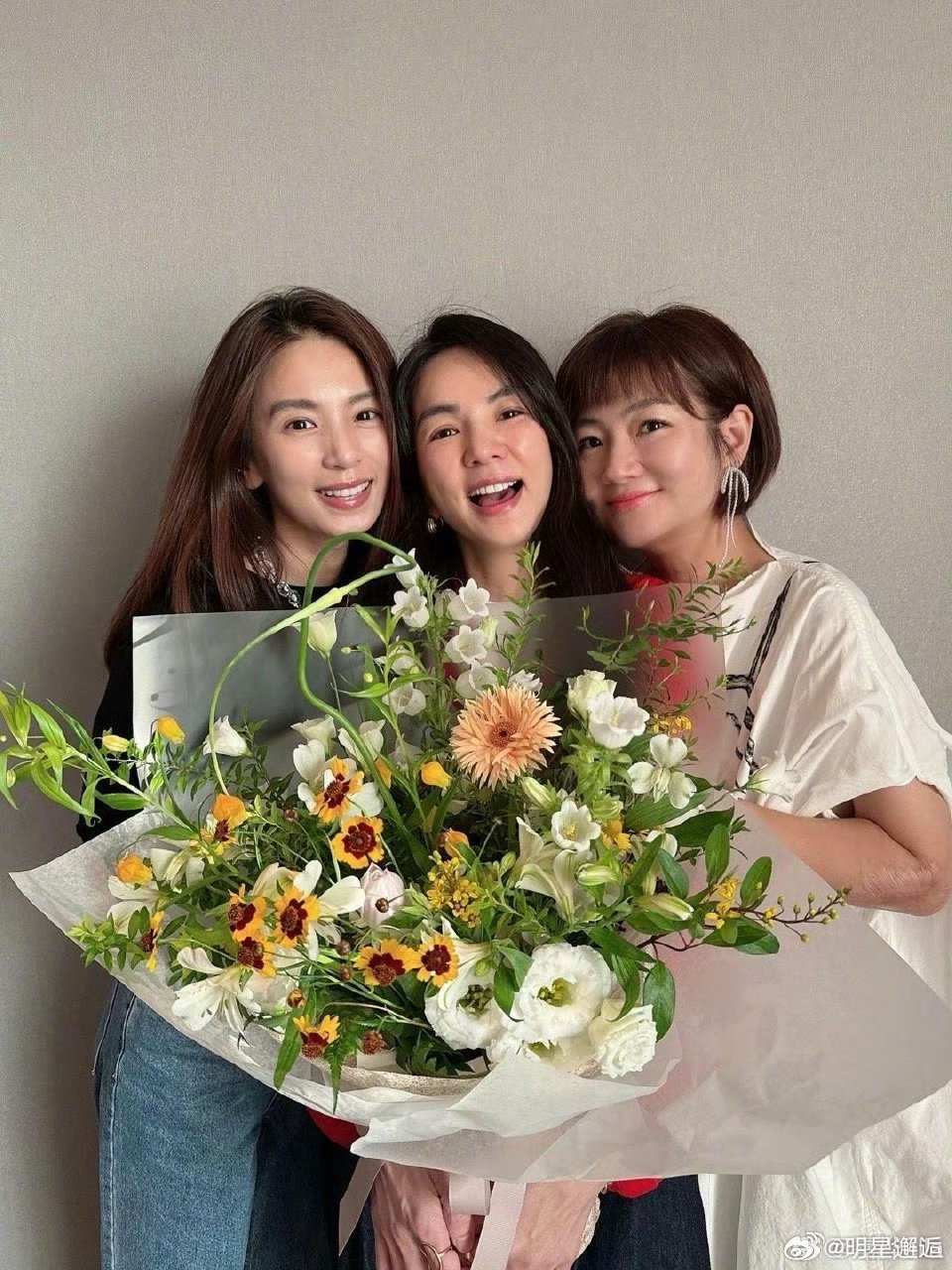 Ella庆祝SHE出道24周年这波回忆杀我服！Ella9.11卡点庆SHE出