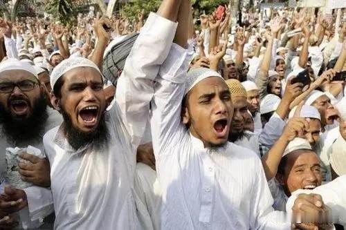 提起伊斯兰国家，多数人第一反应是中东，却鲜少想到远在东南亚的印度尼西亚——这个远