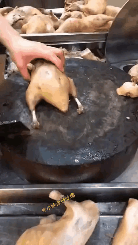 拿鸡屁股当鸡腿。这个老板太缺德了。[打脸]