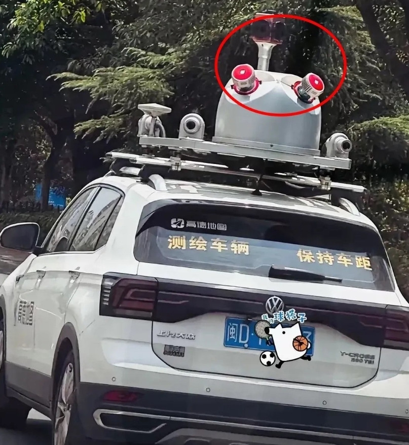 不查不知道，一查吓一跳。高德地图每月的活跃用户达8亿之多，仅仅是维护544万公里
