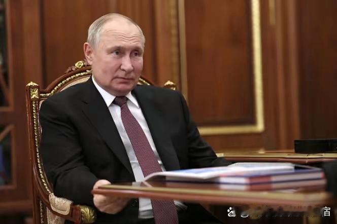 玩把大的？眼看无法阻止俄罗斯在战场上继续推进，减少进一步损失，北约撇开特朗普开始