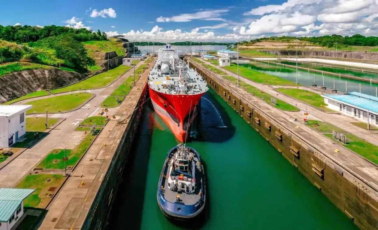 各位老铁，咱今天聊个国际笑话，主角是美国国务卿鲁比奥。前几天深夜，这哥们跟喝