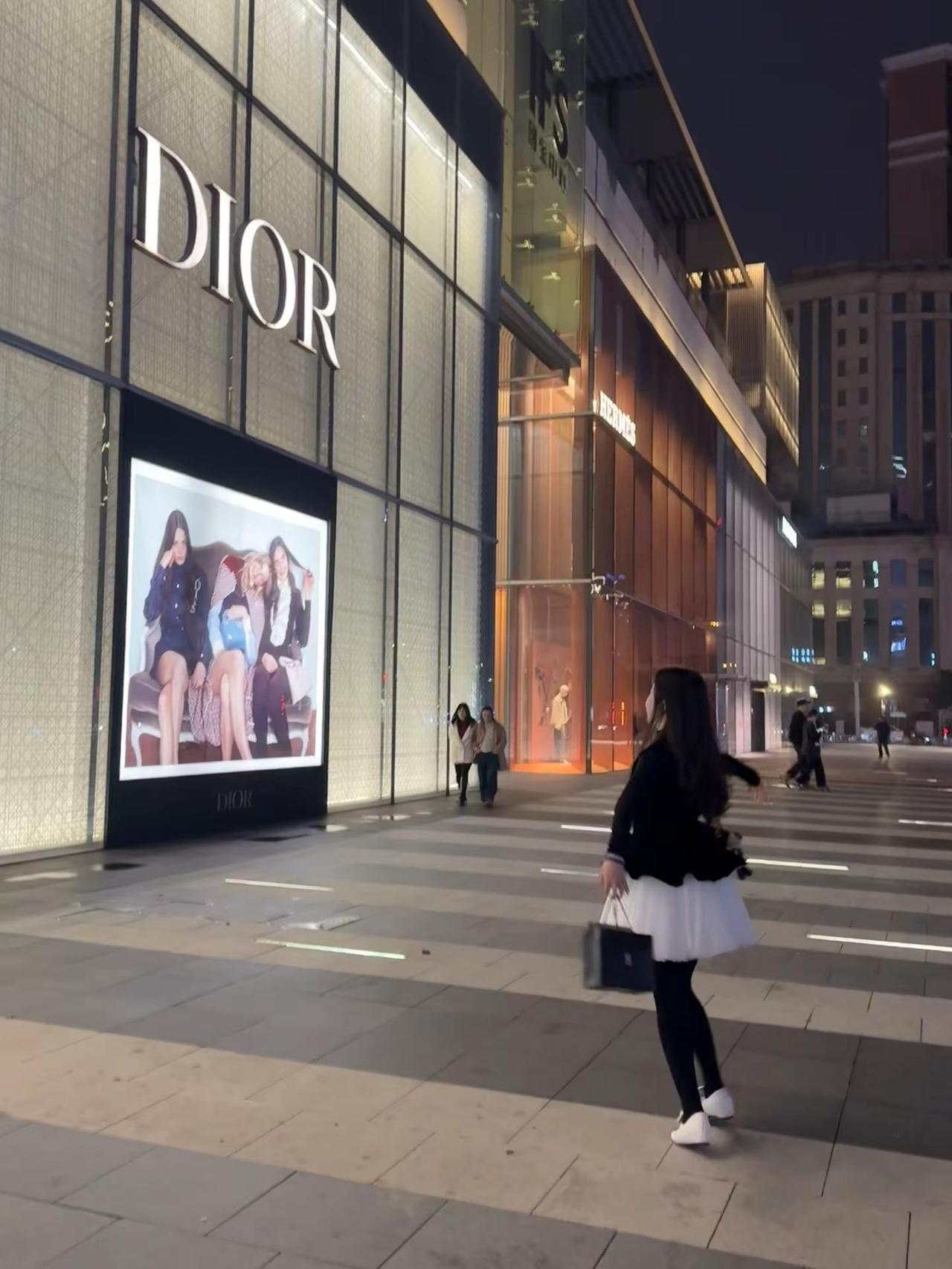 ૮₍˙О˙₎ა🍒dior迪奥精致女孩欧尼穿搭逛街ootd