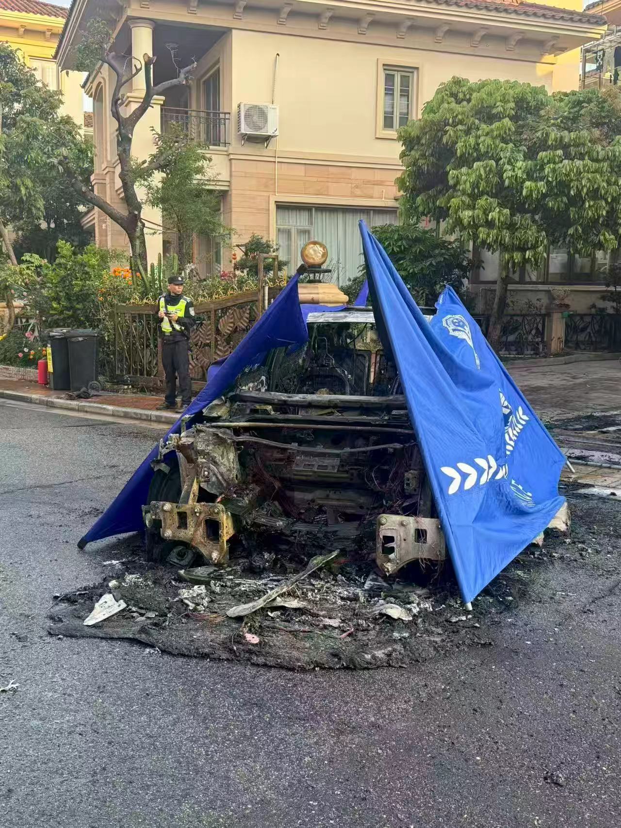 还好应急处理及时，没有祸害了后面的奔驰和保时捷