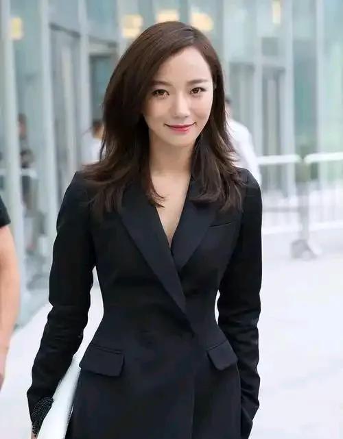 为什么说王珞丹选人还是有自己的想法的最近，追浪姐的舞台，还是比较上头的，看王珞