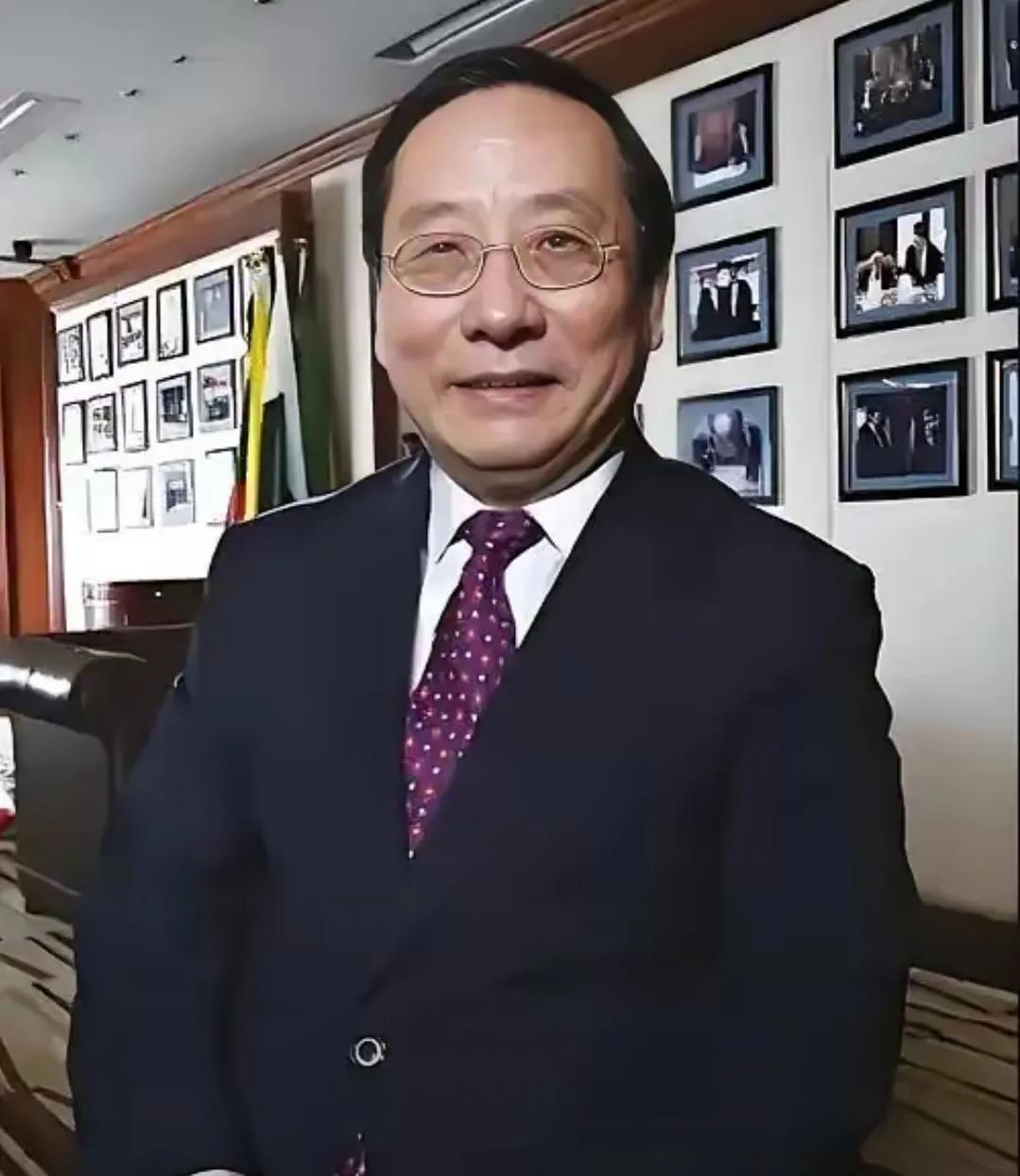 高志凯这一查，属实查到了根子上。名校教授李茂源，人前一副学者模样，道貌岸然