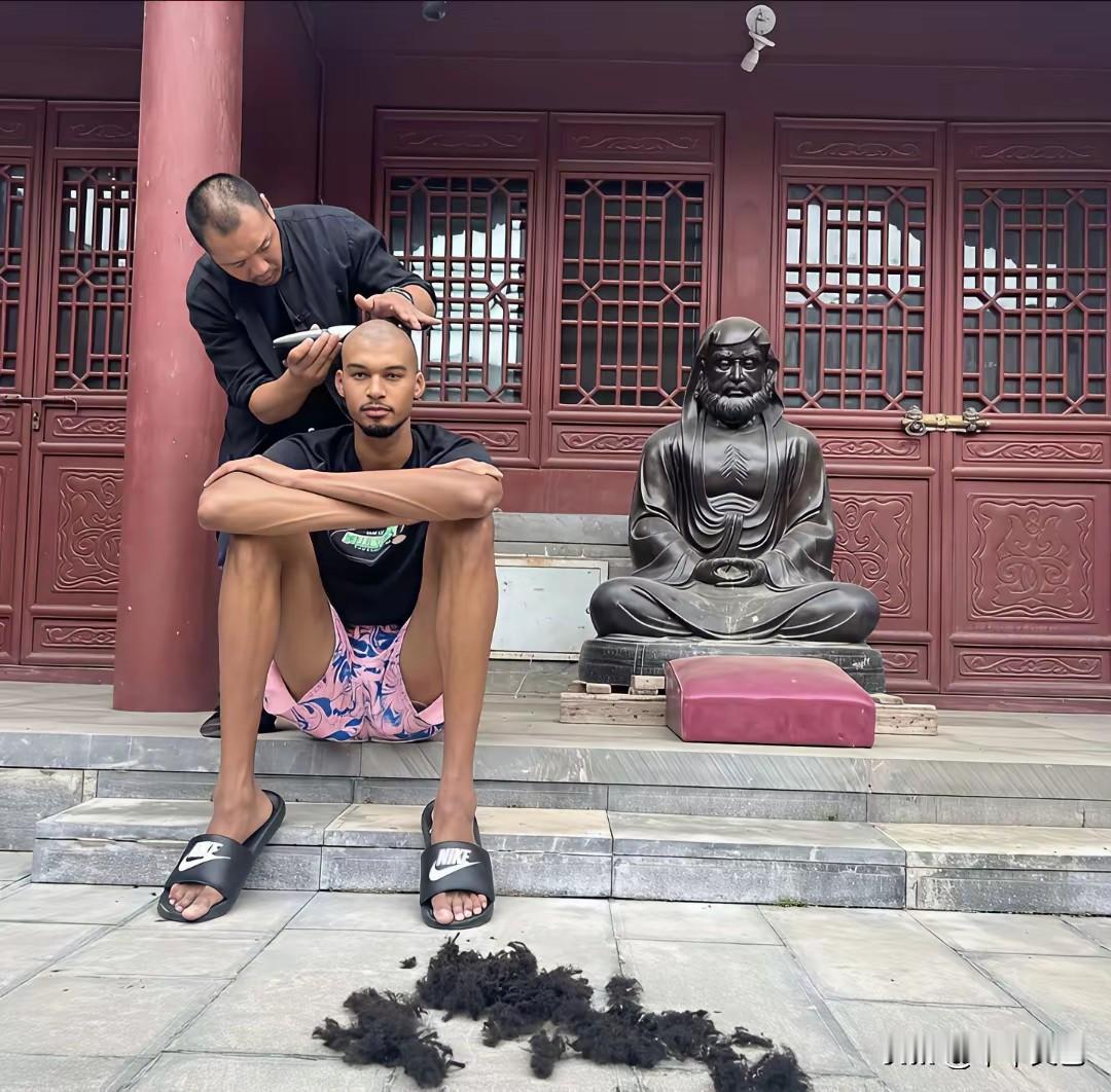 马刺击败雷霆的两个事实都与少林寺有关：1，法国少年文班亚巴在少林寺闭关学习13