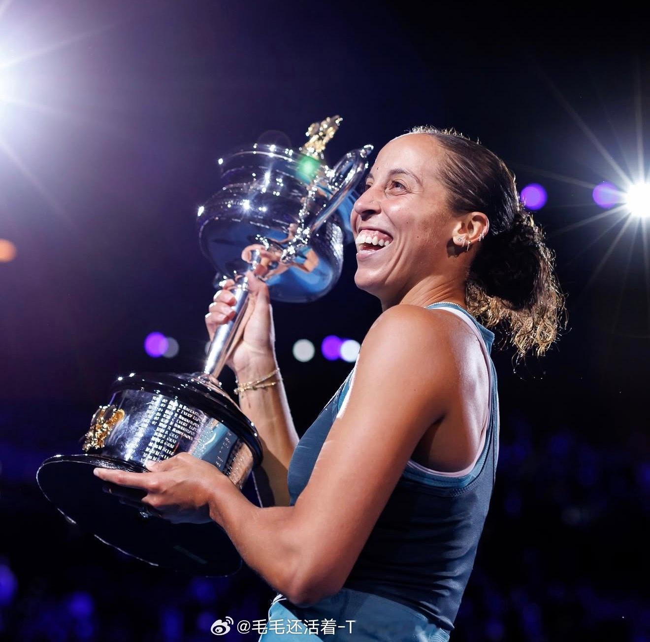 【凯斯2025赛季年终入围战况一览】大满贯：澳网冠军🏆法网八强温网第三轮美网第