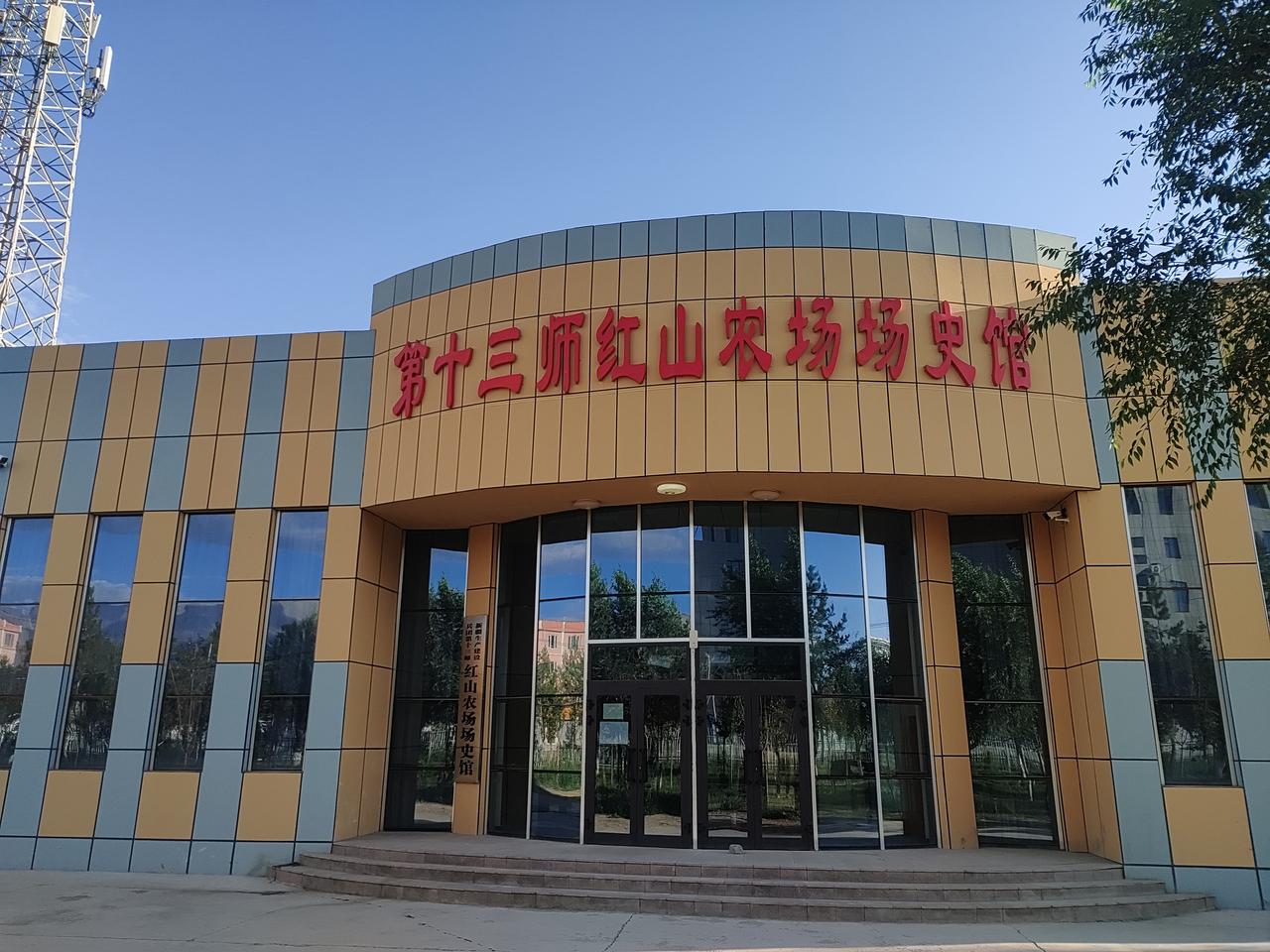 新疆是个好地方去过巴里坤古城库木塔克沙漠江布拉克还有天山怪坡…那里也