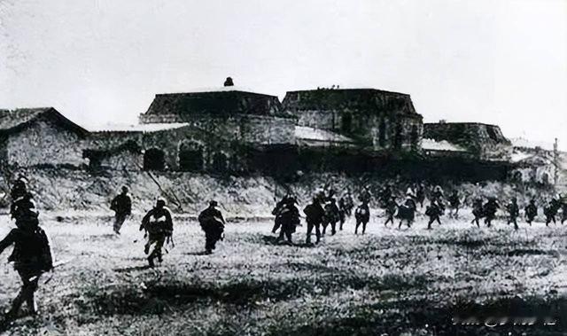 山东一口气送走六万精锐，根据地几乎见底，留守的三位将军各领一个兵团，扛起了华野大