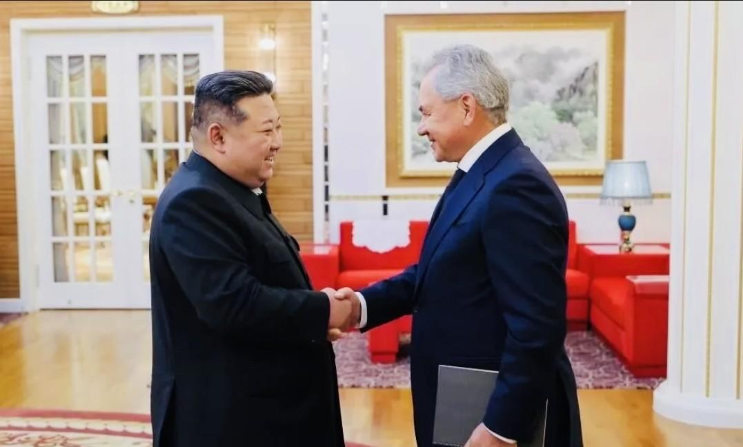 俄联邦安全会议秘书绍伊古对朝鲜战士评价很高：他们与俄罗斯战士并肩战斗，像保卫自己