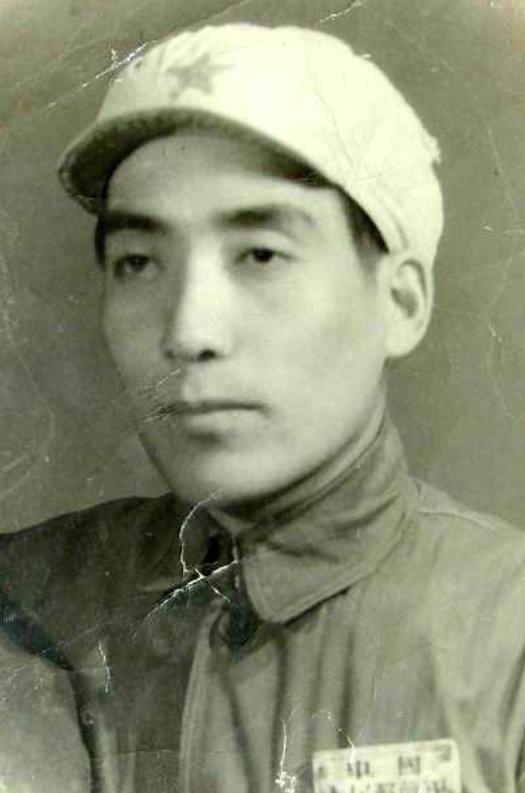 1952年，志愿军师长回国看病，治疗过程中，女医生谈到失散8年的恋人潘田，师长大