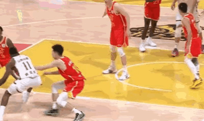 CBA联赛所有球队看过来，不管你是武术队，还是肘击队，都应该学学人家浙江方兴渡，