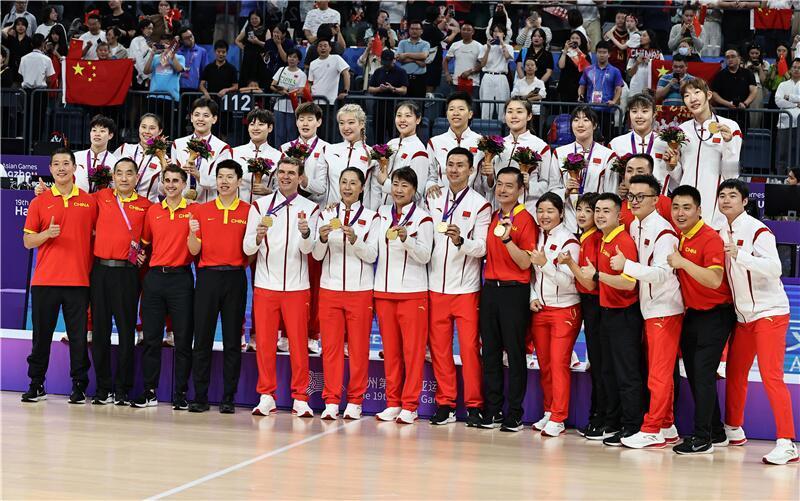 中国女篮亚运名单今天也公示了：14人候选，9月初砍到12人。张子宇、刘...