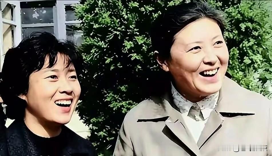 那年，“阿诗玛”与“刘三姐”脸上有了笑容1978年，两位曾在自己最美好的青春
