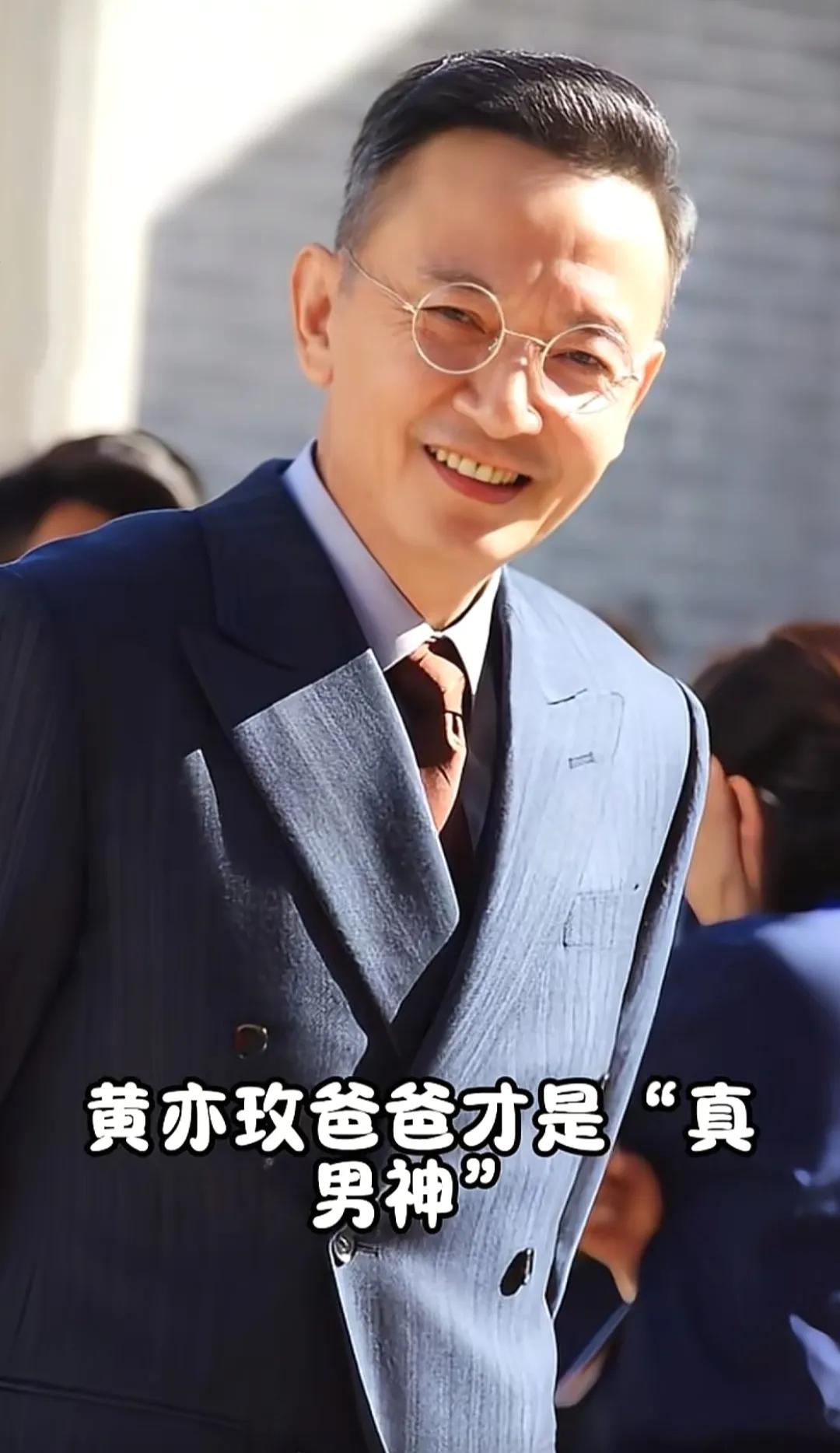 侯长荣太帅了！法拉利老了也是法拉利啊真是从年轻帅到老啊原来他老婆也是