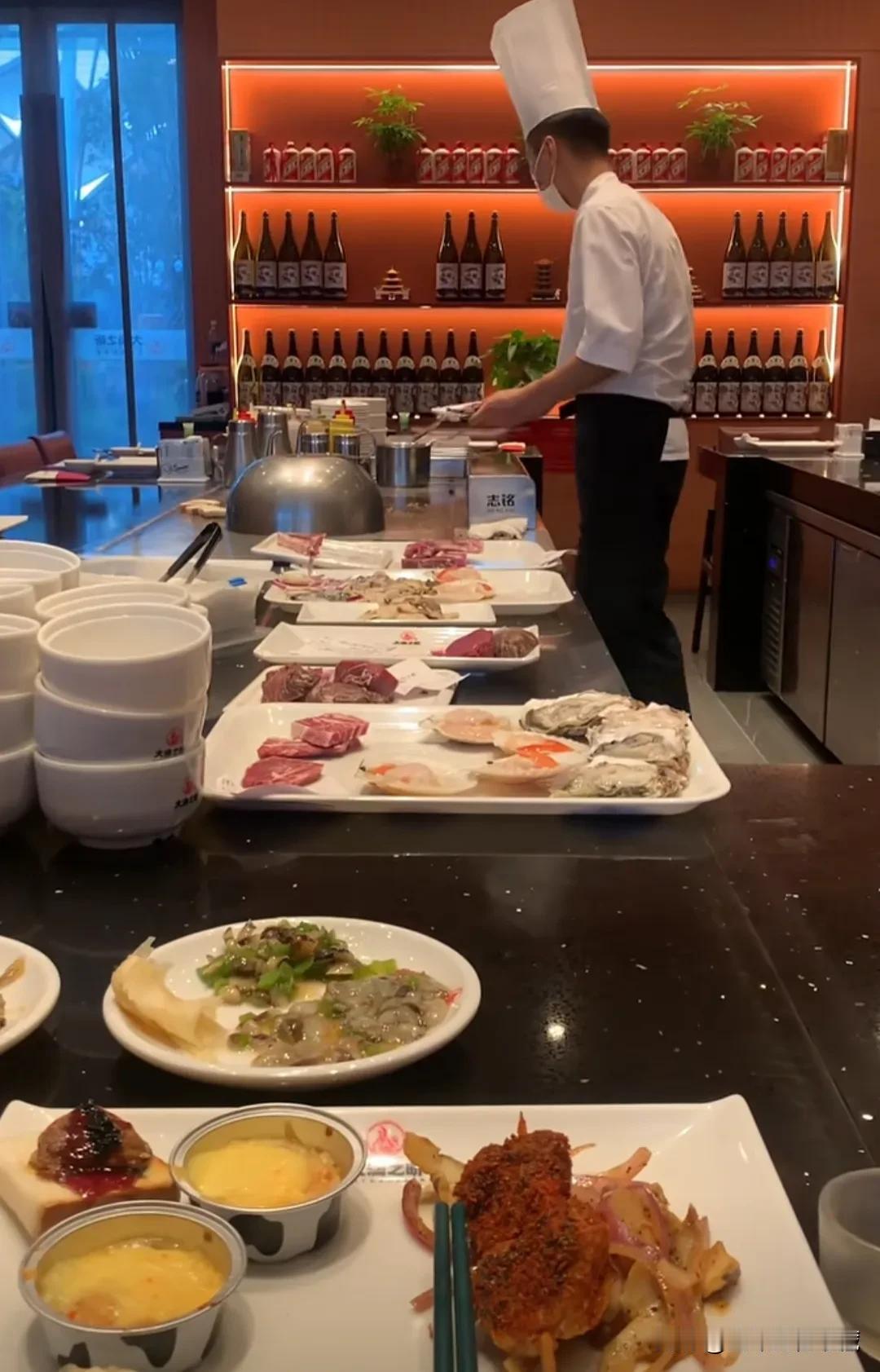好想在北京这样的高级餐厅里吃一会海鲜大餐！新鲜的高级海鲜食材，高级的厨师料理，这