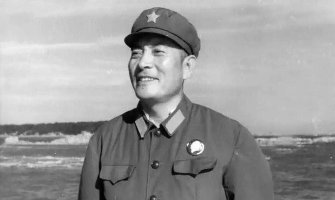 1968年，第38军113师直连的某副连长探亲归来，从于家庄火车站下车。他给连里