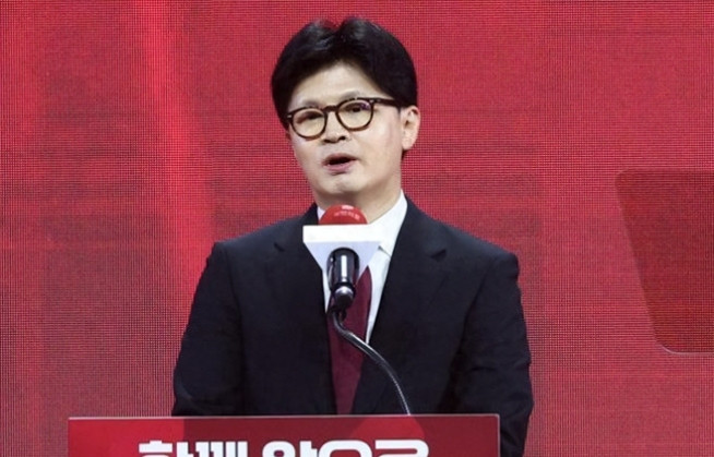 韩国执政党前党首韩东勋表示：必须向亲尹政变势力追究责任！