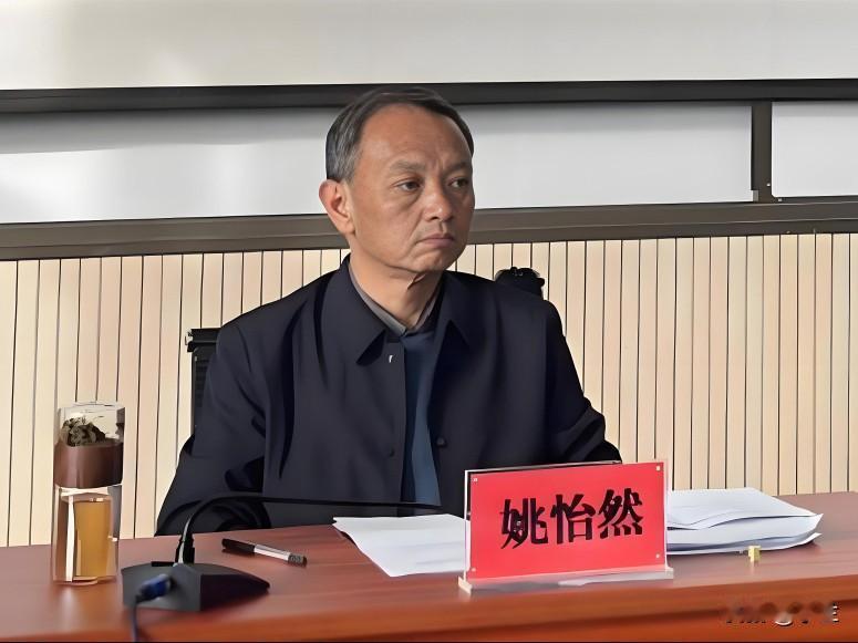 今天云南昆明的姚怡然又上了热搜他长期昆明经开区城建等行业深耕曾在昆明经开区当