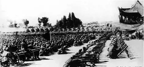 王震一兵团虽然不是兵力最强的，但是出上将和中将最多的王震是湖南浏阳人，早年当