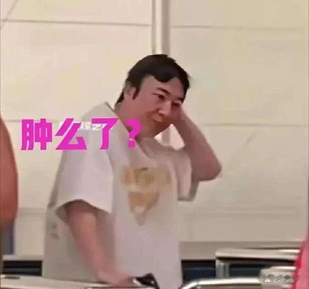 37岁王校长思聪，近日也是一直很潇洒啊，现身意大利，身边也是同女友懒懒一起，两人