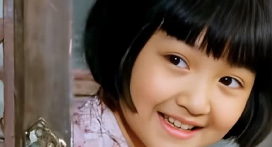 当年的小英子，如今变成什么模样？1983年，一部散文诗式的影片伴着“长亭外、