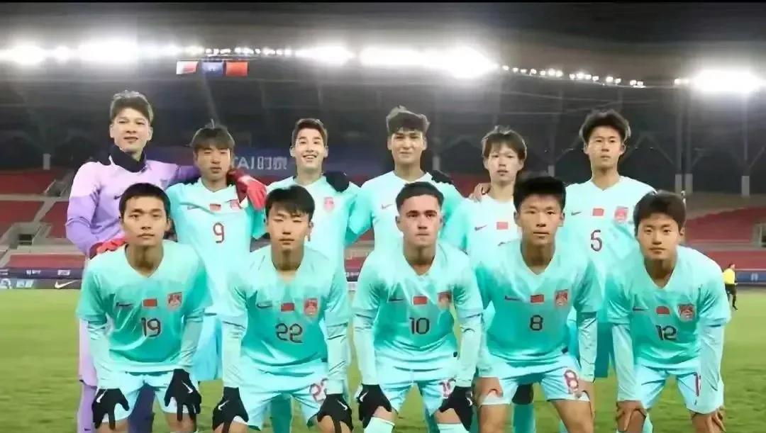国少U17在亚洲排名应该在第10名左右，亚洲二流肯定还是排得上的，虽然跟亚洲一流