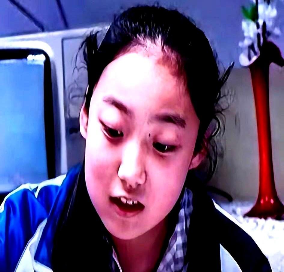 30岁演15岁，不是“演技好”，是观众的眼睛没瞎。当“妈味少女”成为弹幕狂欢的