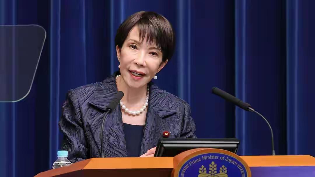 中国军费破1.9万亿！日本反应果然不出所料，真相太解气中国2026年国防预