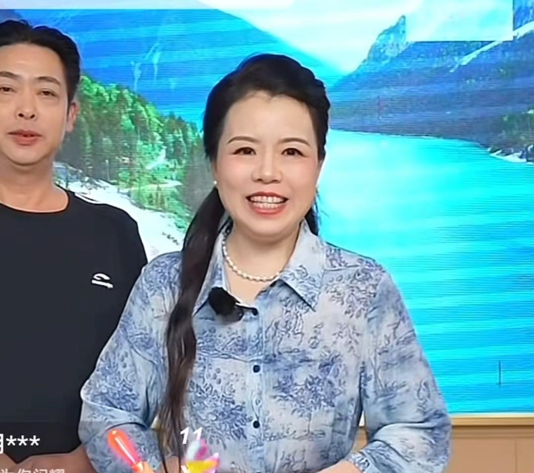 彻底破防！许敏频繁眨眼被调侃“双闪妈妈”，柴桑大姐含泪揭秘背后心酸！关注错