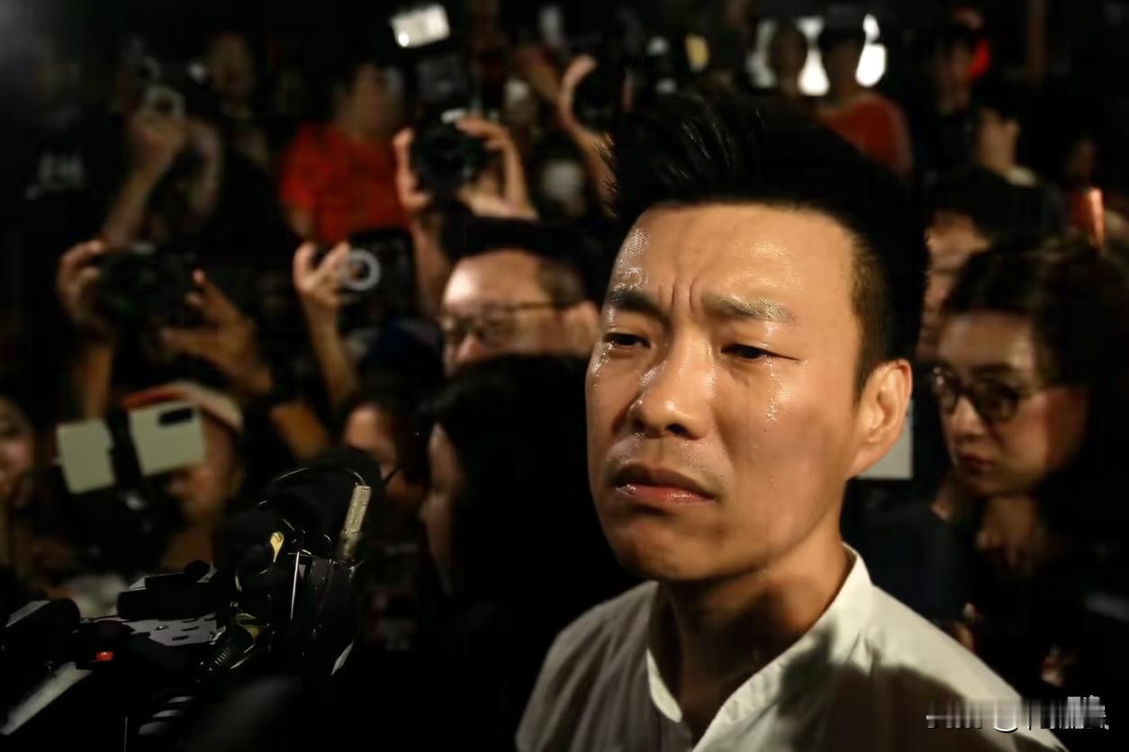 纳塔蓬可能要惹上大麻烦了？当初为泰党找他合作，他展示出多考虑三秒就算他输的态势，