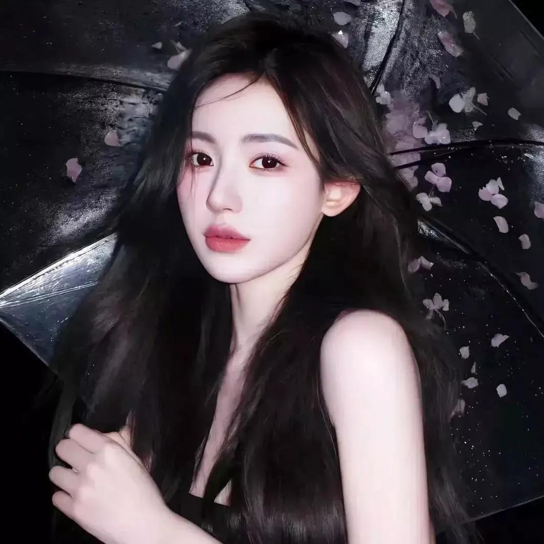 梦幻少女，雨中漫步，唯美画面