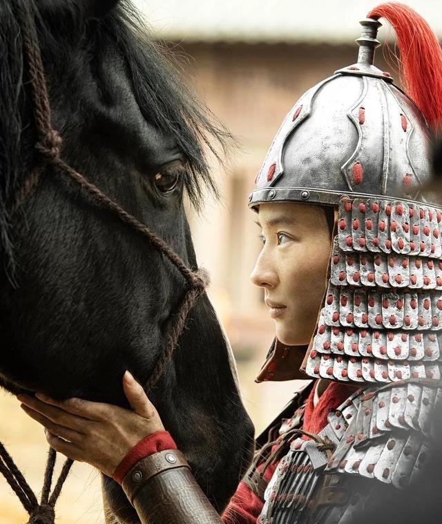 "同行十二年，不知木兰是女郎"——《木兰辞》末尾这一句，让后人困惑了一千多年。十