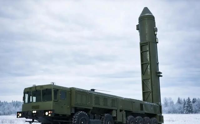 美国专家吉尔伯特·多克托罗指出，俄军用“榛树”导弹第二次打击乌克兰，达到了