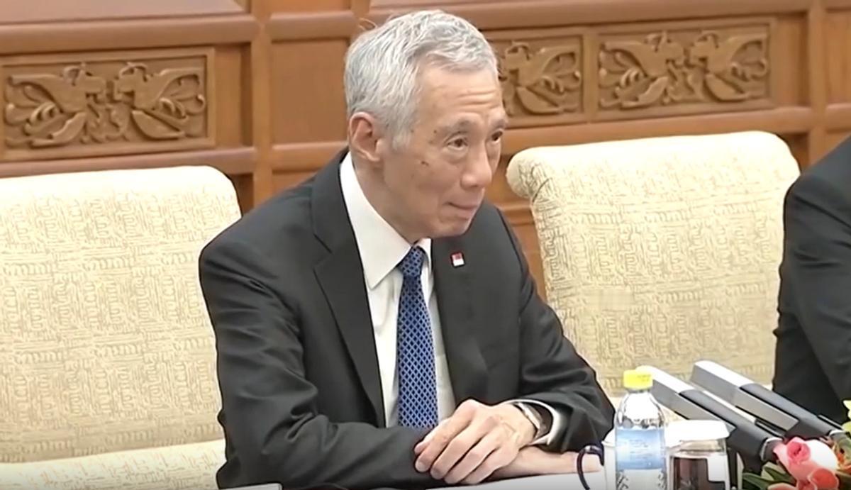 普京访华消息刚一落地，李显龙却提前南下，这波操作味道不一般。 5月18日下午