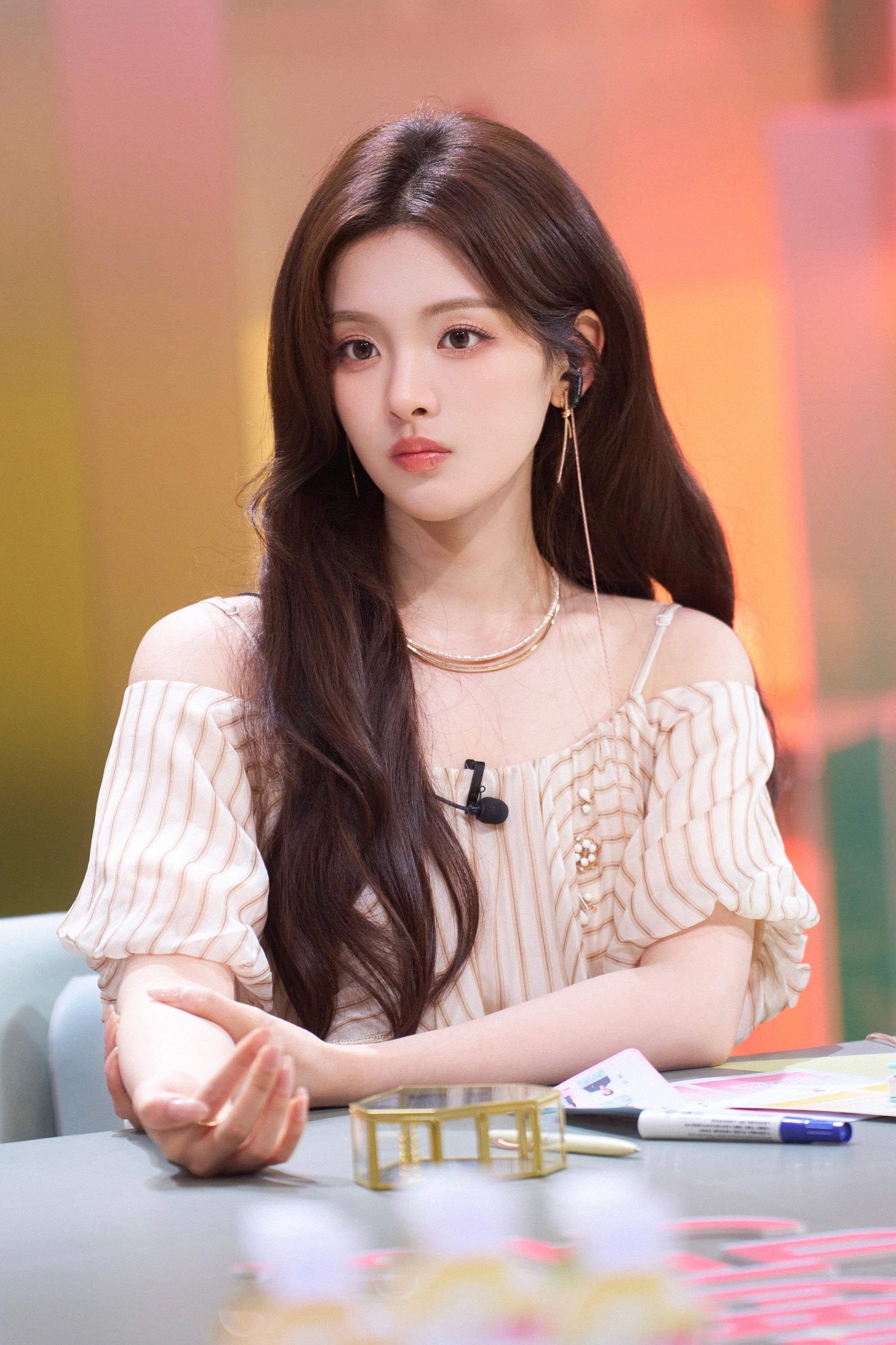 杨超越「心动的信号」出图今天是丘比特超越妹妹💘