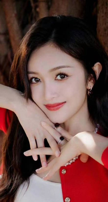 吴宣仪说的不就是我本人？忙忙碌碌一整年，连轴转4个月不回家是基操，KPI完成七七