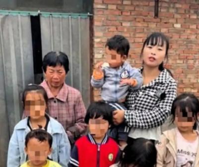 2021年，河南的朱大哥在修拖拉机时被砸身亡。谁知，他妻子不堪重负离家出走。弟媳