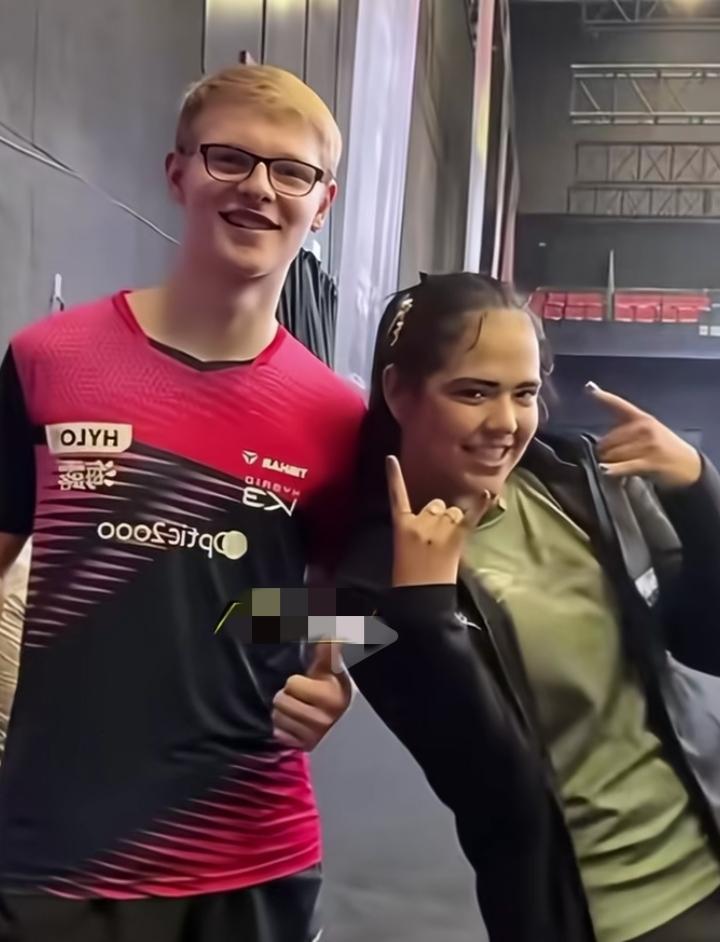 乒乓圈大瓜！23岁法国选手艾利克斯·勒布伦，大方官宣和26岁波多黎各名将阿德里安